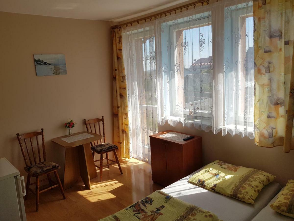 Pokoje Goscinne U Laury Rewal Room photo